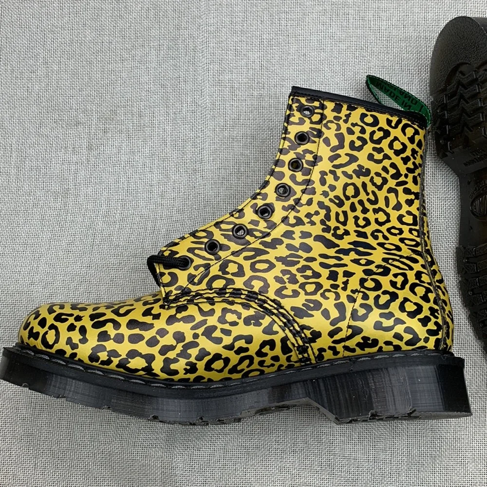 Bloomie's x Solovair Women's Printed Lace Up Combat Boots Sz US 9 - Picture 6 of 12